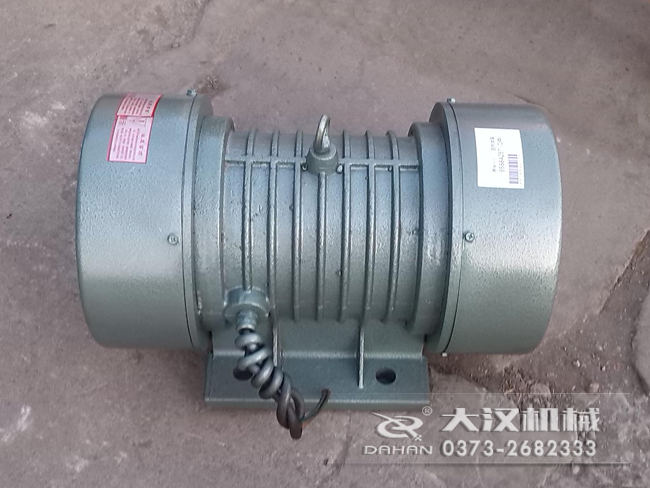 VB振動電機的選型要根據(jù)所匹配產品需要的激振大小，進行選擇。